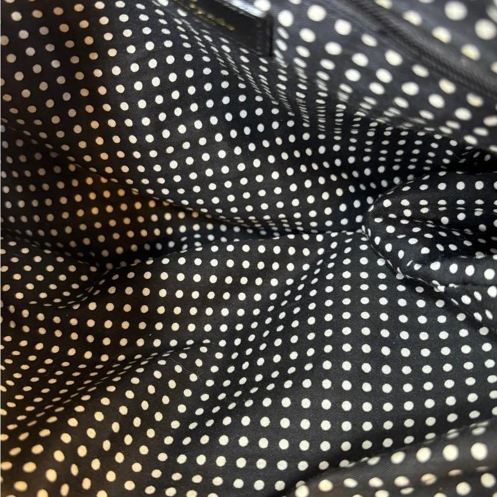 kate spade entire everyday features